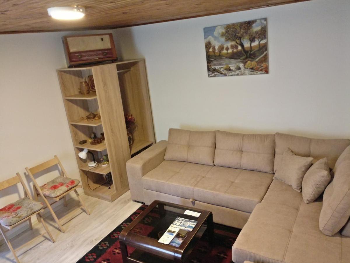 Garden Guesthouse Gjakova 外观 照片