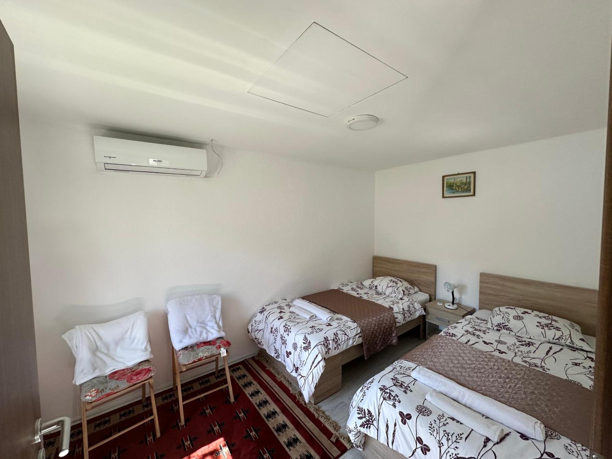 Garden Guesthouse Gjakova 外观 照片