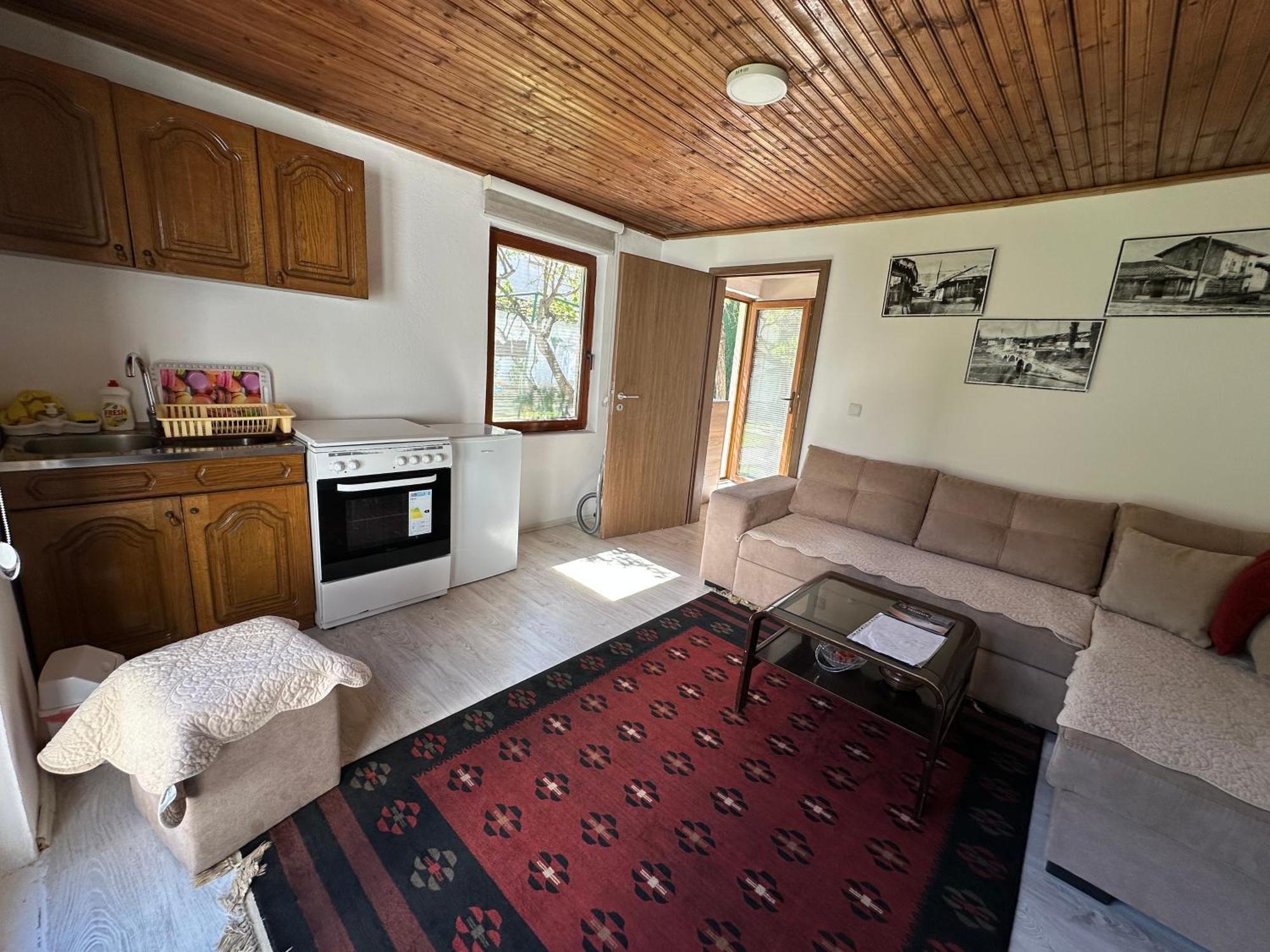 Garden Guesthouse Gjakova 外观 照片