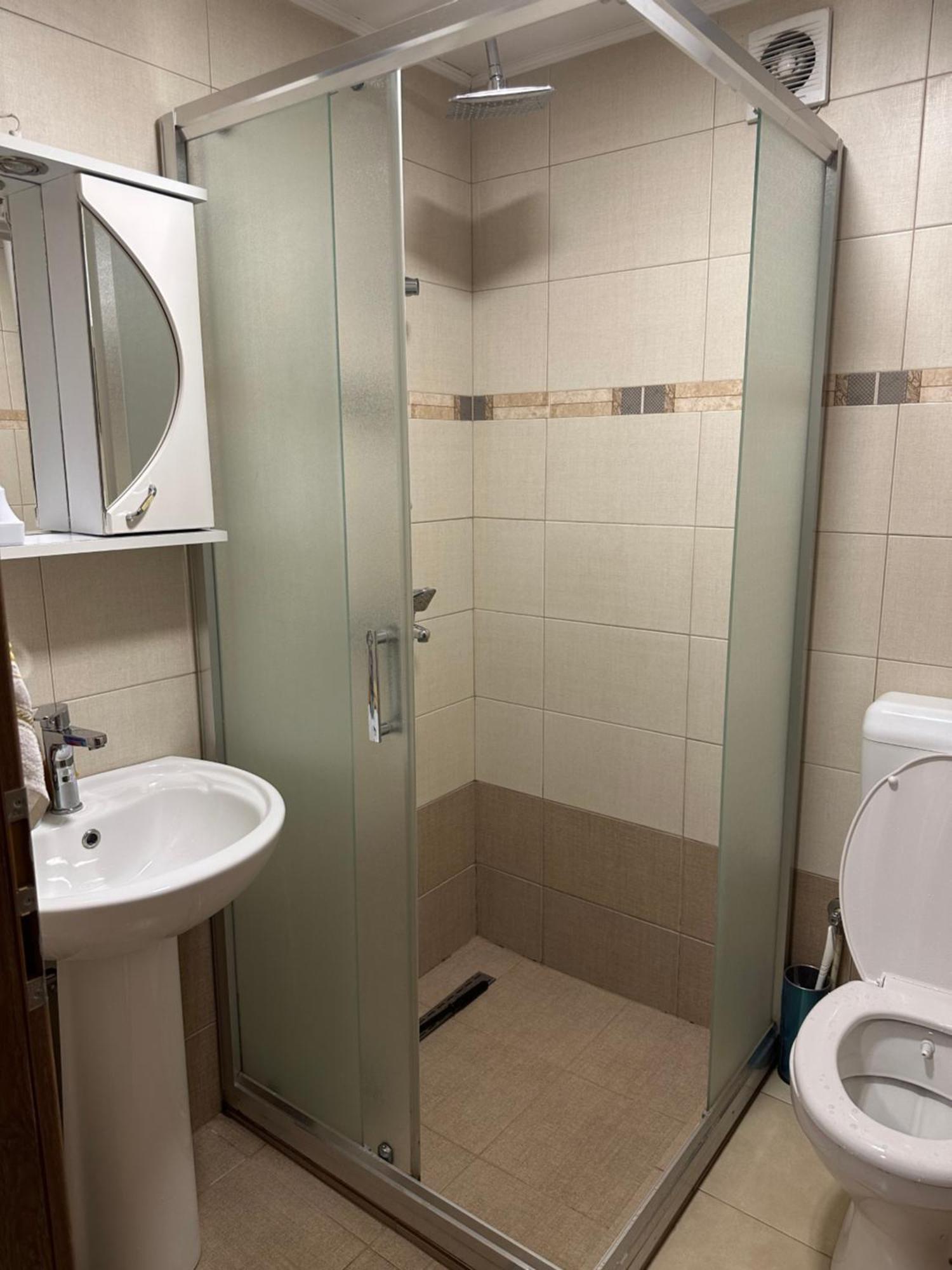 Garden Guesthouse Gjakova 外观 照片