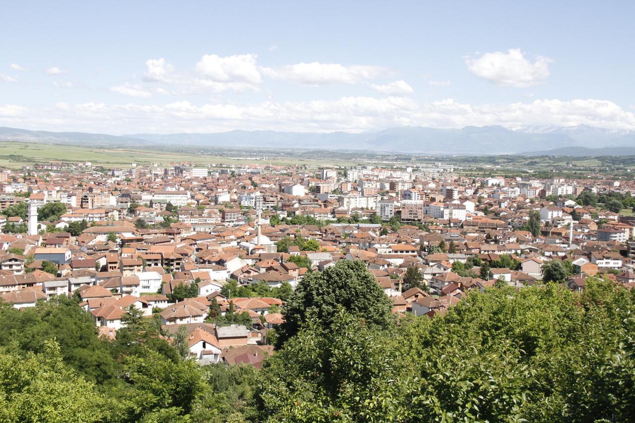 Garden Guesthouse Gjakova 外观 照片